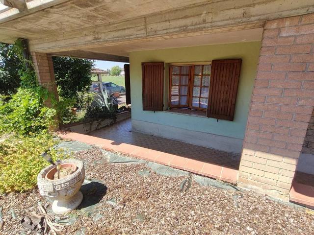 Villa Indipendente in vendita a Bassa Reggiana, Re
