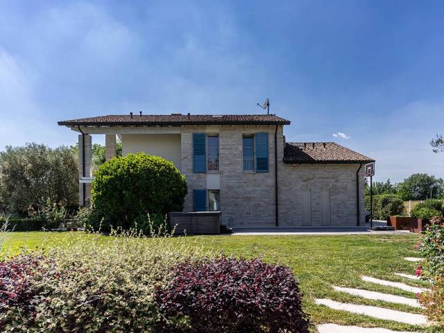 Villa Indipendente in vendita a Bassa Reggiana, Re