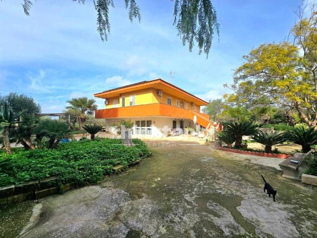 Villa Indipendente in vendita a Pozzallo, Ragusa