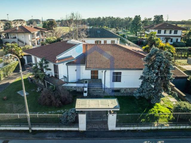 Villa Indipendente in vendita a Pozzo D'adda, Lombardia