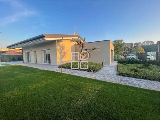 Villa Indipendente in vendita a Ponte del Cantone, Pozzolengo