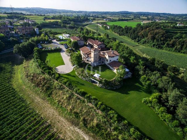 Villa Indipendente in vendita a Pozzolengo, Lombardia