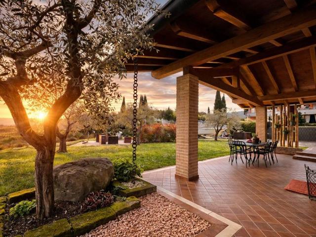 Villa Indipendente in vendita a Pozzolengo, Lombardia