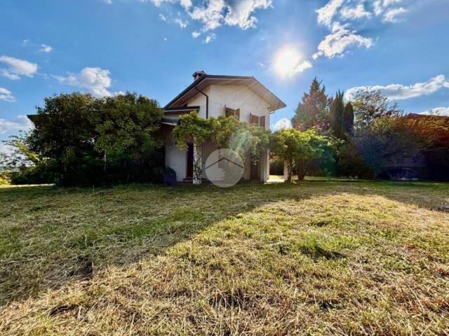 Villa Indipendente in vendita a Ponte del Cantone, Pozzolengo