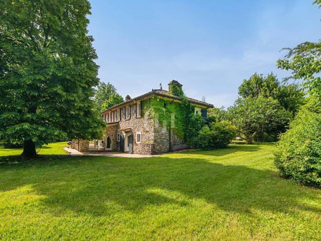 Villa Indipendente in vendita a Pozzolengo, Lombardia