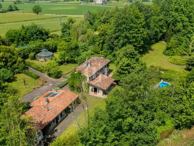 Villa Indipendente in vendita a Pozzolengo, Lombardia