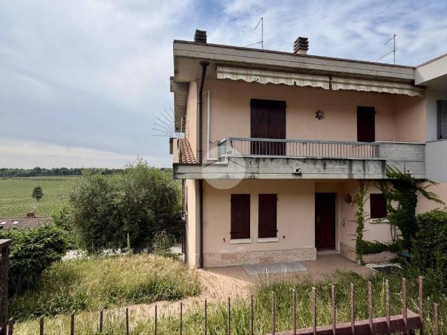 Villa Indipendente in vendita a Pozzolengo, Lombardia