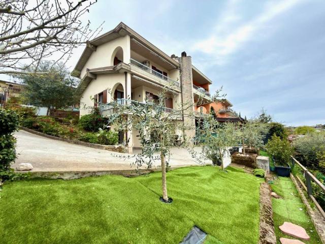 Villa Indipendente in vendita a Pozzolengo, Lombardia