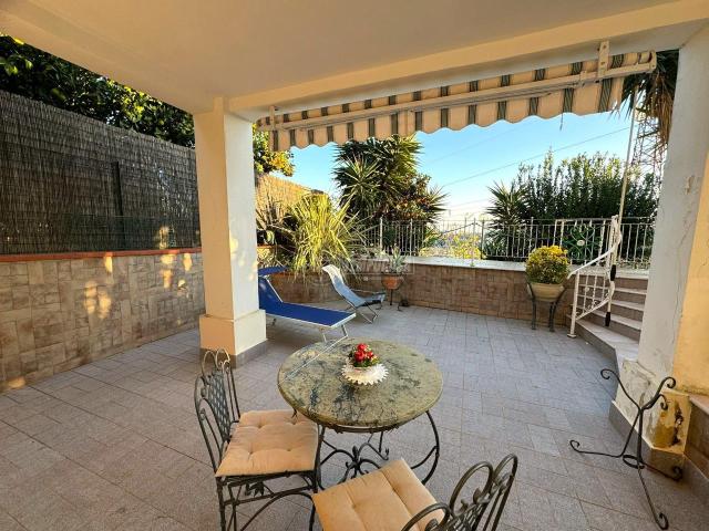 Villa Indipendente in vendita a Pisciarelli, Pozzuoli