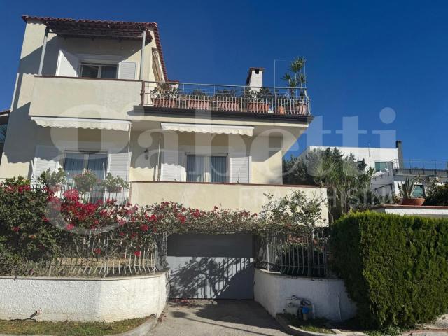 Villa Indipendente in vendita a Pozzuoli, Campania