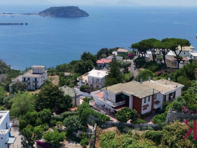 Villa Indipendente in vendita a Antiniana, Pozzuoli