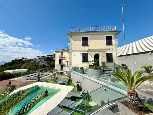 Villa Indipendente in vendita a Pisciarelli, Pozzuoli