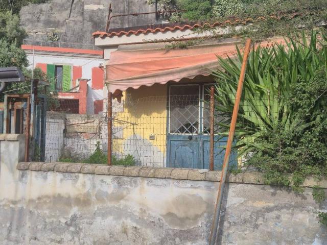 Villa Indipendente in vendita a Pisciarelli, Pozzuoli