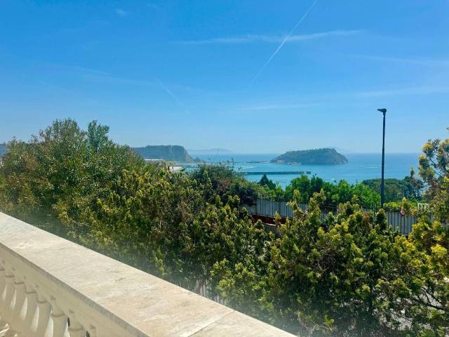 Villa Indipendente in vendita a Pisciarelli, Pozzuoli