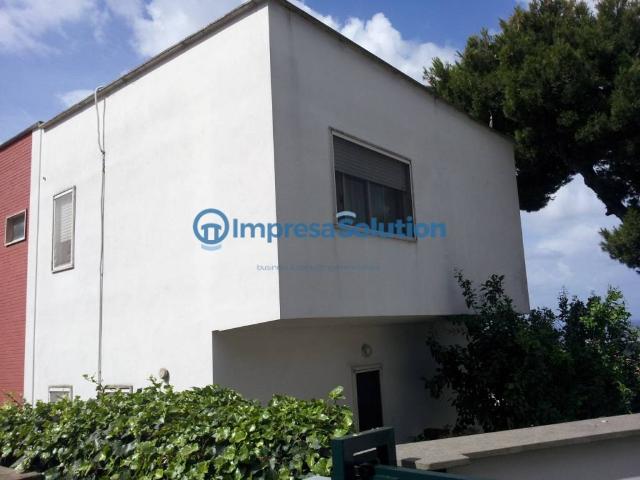 Villa Indipendente in vendita a Pozzuoli, Campania