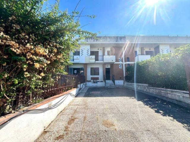 Villa Indipendente in vendita a Nuova Colmata, Pozzuoli