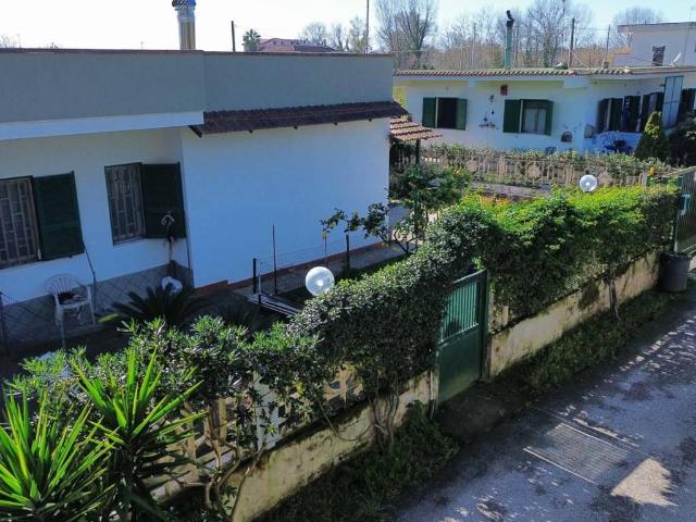 Villa Indipendente in vendita a Pozzuoli, Campania