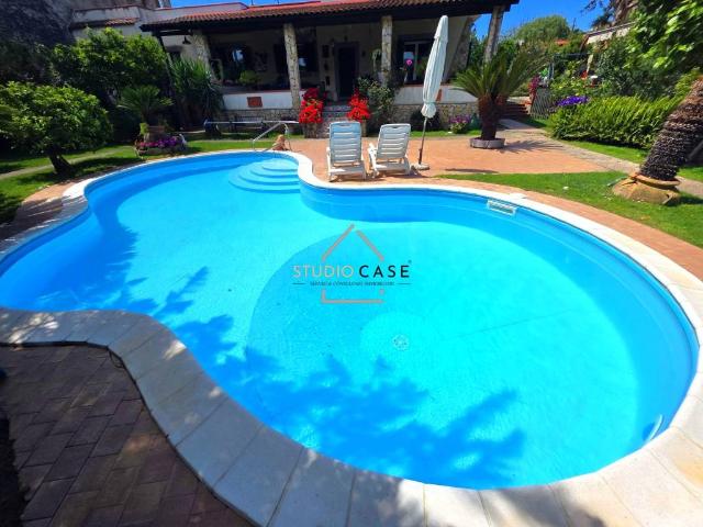 Villa Indipendente in vendita a Pisciarelli, Pozzuoli