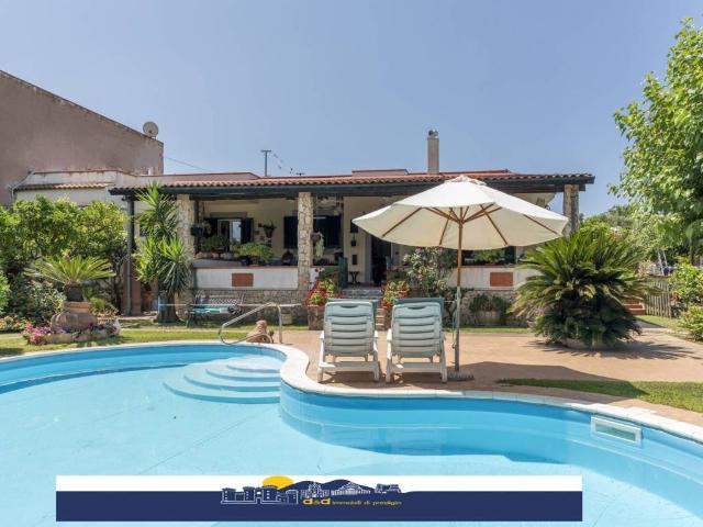 Villa Indipendente in vendita a Antiniana, Pozzuoli