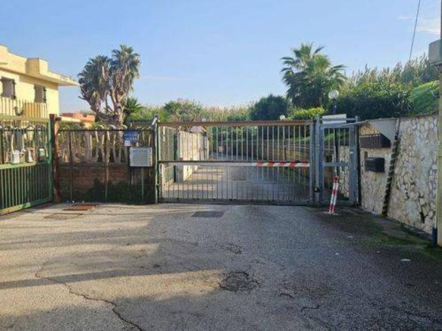 Villa Indipendente in vendita a Pozzuoli, Campania