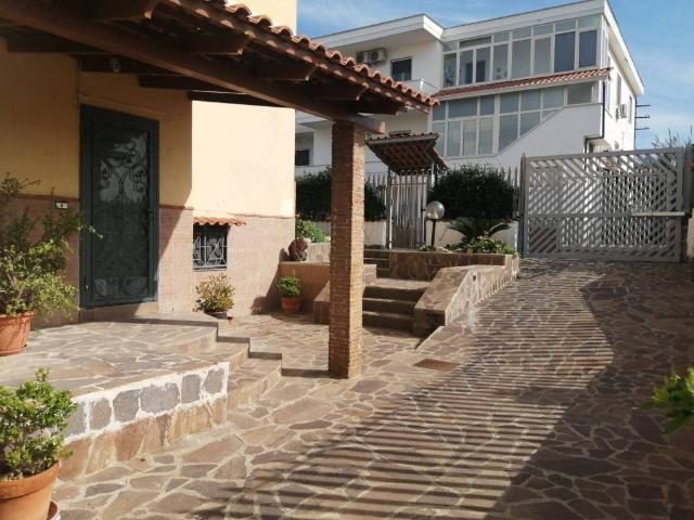 Villa Indipendente in vendita a Pozzuoli, Campania