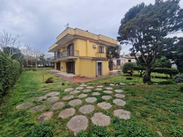Villa Indipendente in vendita a La Schiana, Pozzuoli