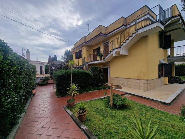 Villa Indipendente in vendita a La Schiana, Pozzuoli