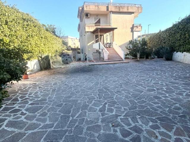 Villa Indipendente in vendita a Lucrino, Pozzuoli