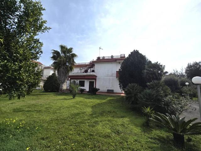 Villa Indipendente in vendita a Pozzuoli, Campania