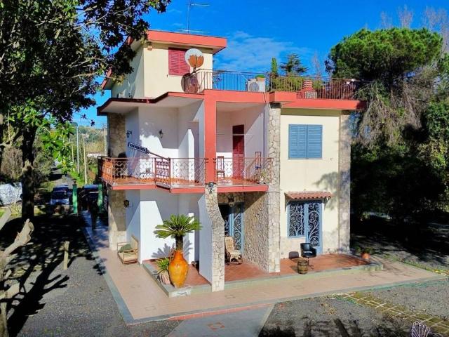 Villa Indipendente in vendita a Monterusciello, Pozzuoli