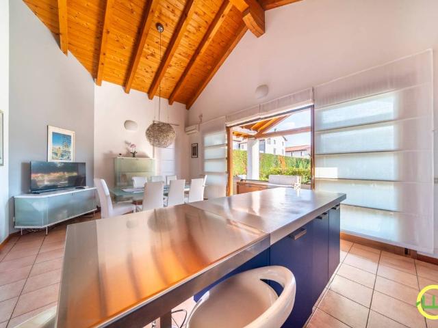 Villa Indipendente in vendita a Pozzuolo Del Friuli, Friuli-Venezia Giulia