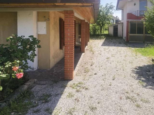 Villa Indipendente in vendita a Pozzuolo Del Friuli, Friuli-Venezia Giulia