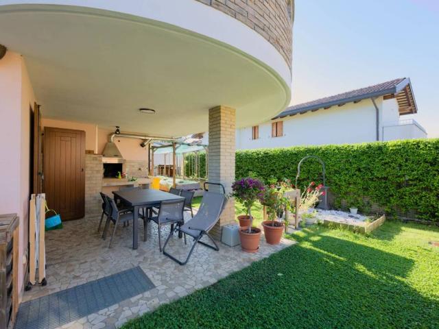 Villa Indipendente in vendita a Pozzuolo Del Friuli, Friuli-Venezia Giulia