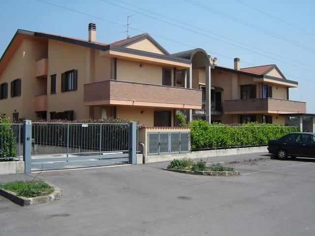 Villa Indipendente in vendita a Pozzuolo Martesana, Lombardia
