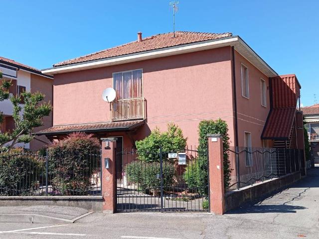 Villa Indipendente in vendita a Pozzuolo Martesana, Lombardia