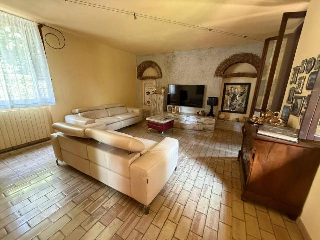 Villa Indipendente in vendita a Pozzuolo Martesana, Lombardia