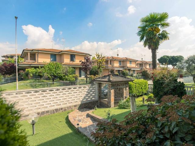 Villa Indipendente in vendita a Pozzuolo Martesana, Lombardia