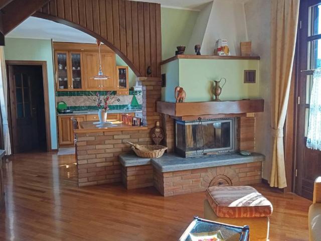 Villa Indipendente in vendita a Pozzuolo Martesana, Lombardia