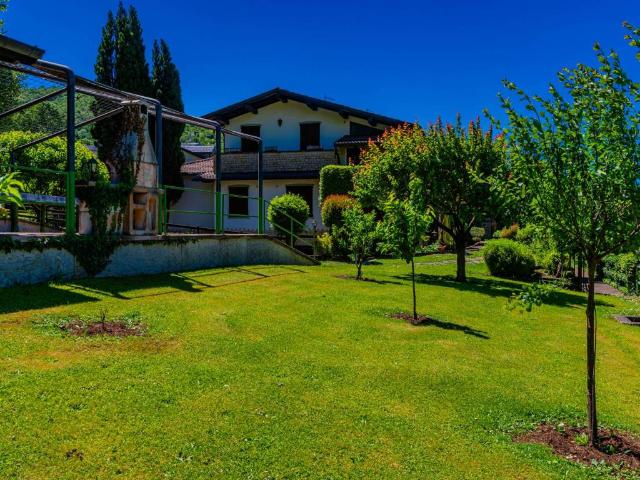 Villa Indipendente in vendita a Cornale, Pradalunga