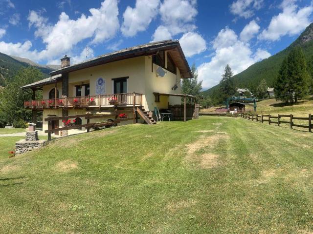 Villa Indipendente in vendita a Soucheres Hautes, Piemonte