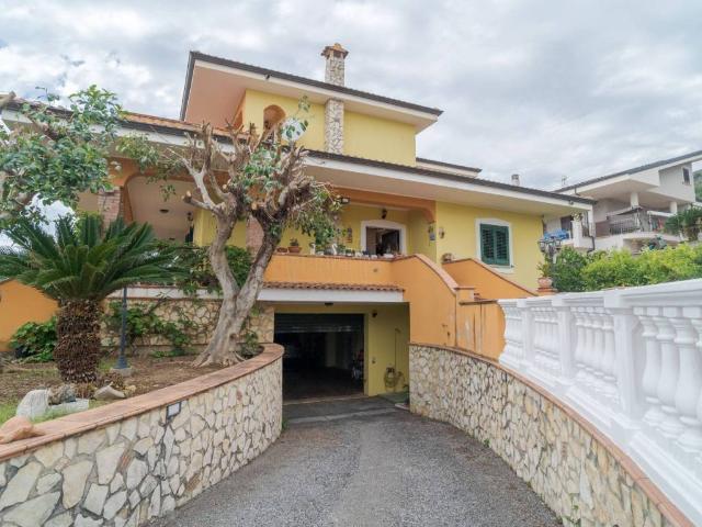 Villa Indipendente in vendita a Calabria, Cosenza