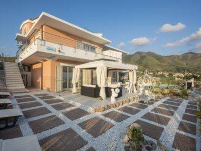Villa Indipendente in vendita a Calabria, Cosenza