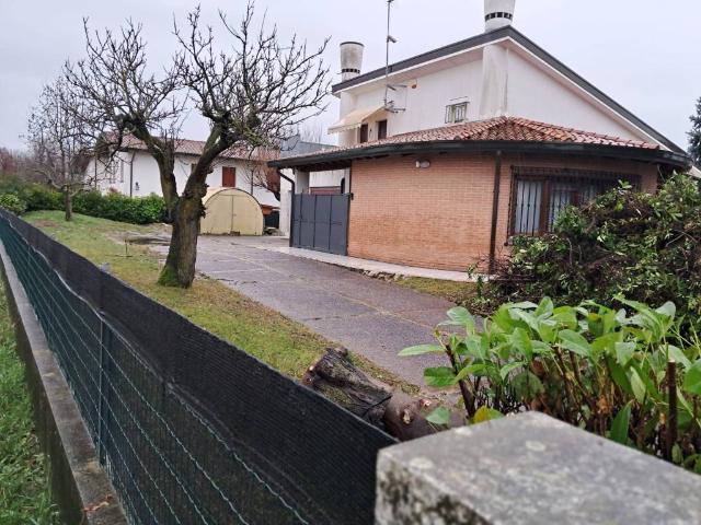 Villa Indipendente in vendita a Pramaggiore, Veneto