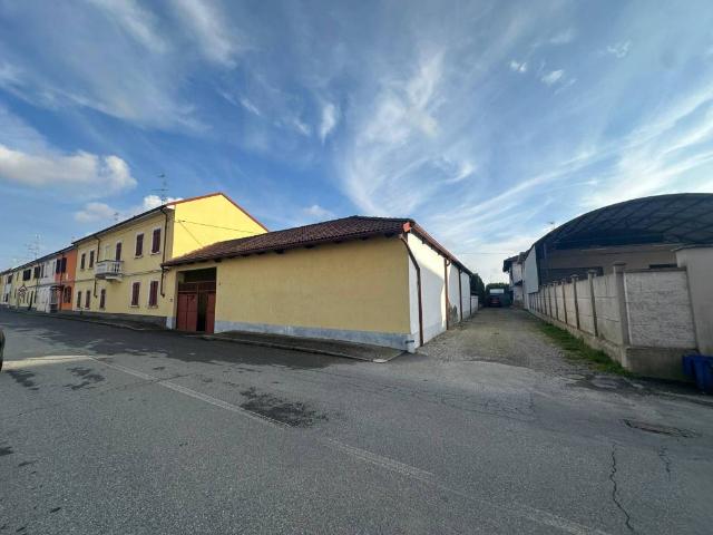Villa Indipendente in vendita a Piemonte, Vercelli