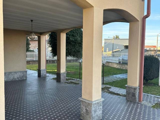 Villa Indipendente in vendita a Piemonte, Vercelli