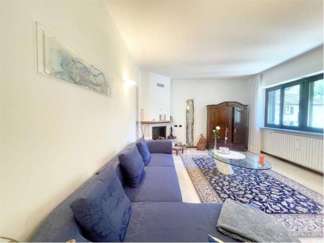 Villa Indipendente in vendita a Comunità montana della Valchiavenna, Prata Camportaccio