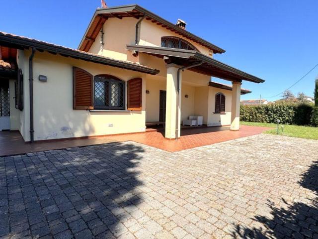 Villa Indipendente in vendita a Sant'Ippolito, Prato