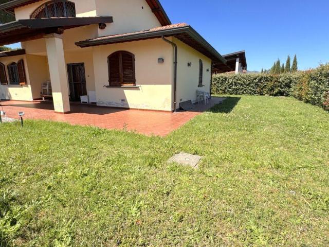 Villa Indipendente in vendita a Sant'Ippolito, Prato