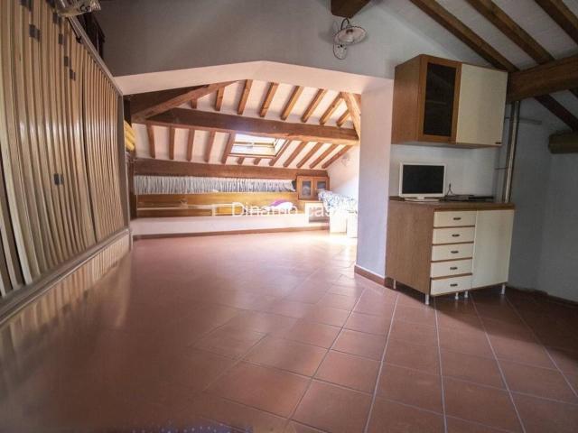 Villa Indipendente in vendita a Prato, Toscana