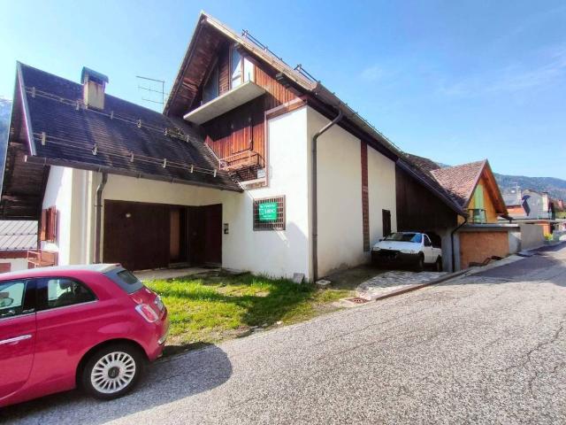 Villa Indipendente in vendita a Prato Carnico, Friuli-Venezia Giulia